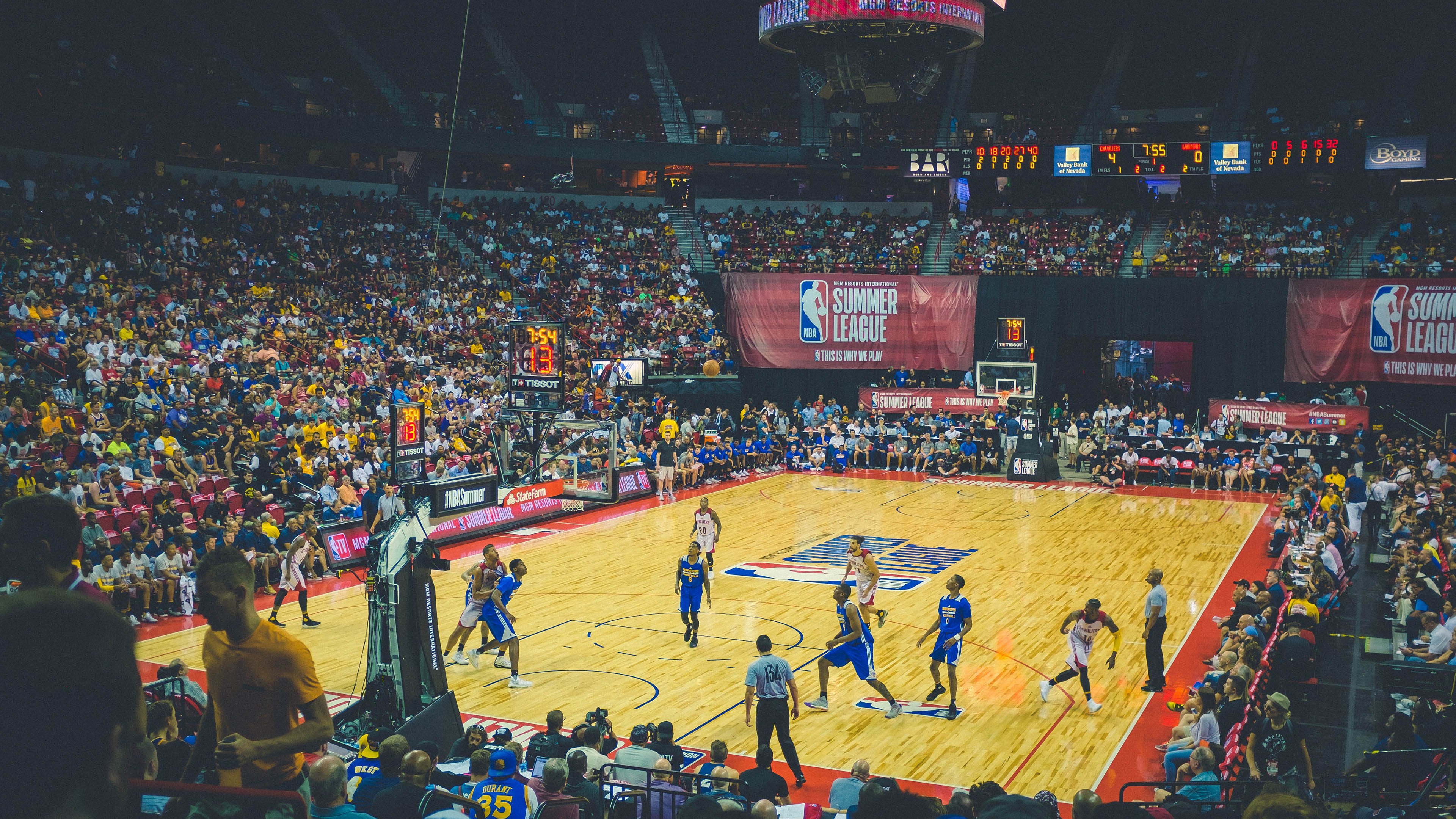 Jiu You-【科技守护公平】新技术让比赛判罚更具公信力，科技新赛道