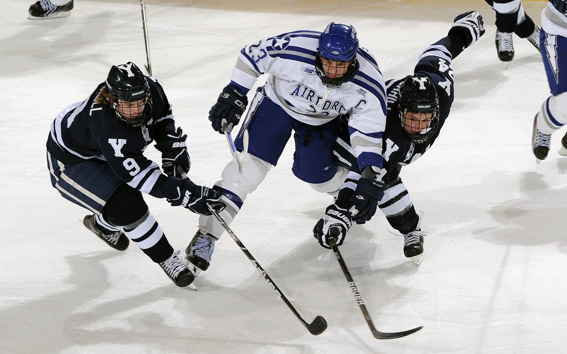 九游游戏中心官网-中国篮球技术训练系统创新，为青少年提升助力，中国青少年篮球教学训练指导手册