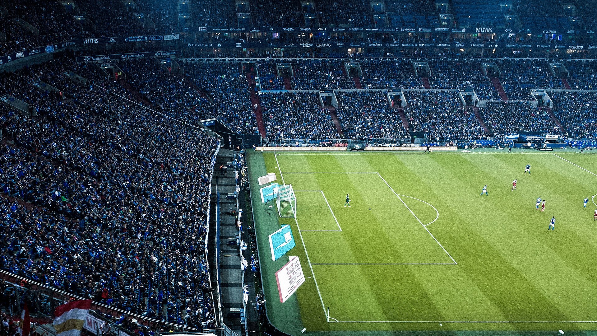 九游下载官方正版-球迷“口号”与“呐喊”交织的欧洲足球夜晚，欧洲足球队的绰号